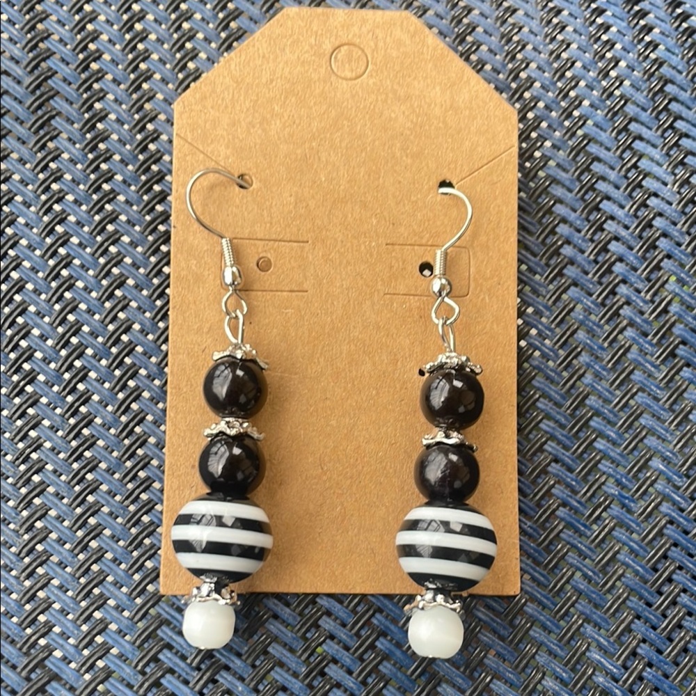 Black and‎ White Dangly Beaded Earrings